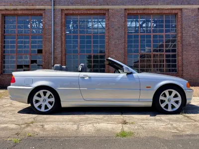 Gebraucht BMW 330 Cabriolet Sport Line 231 PS (169 kW) 2002 Silber Cabrio