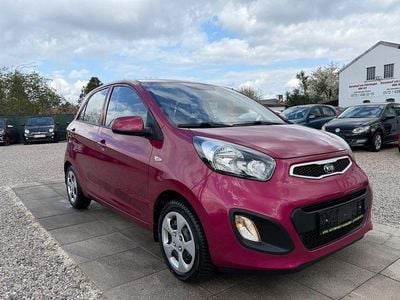 Gebraucht Kia Picanto FIFA World Cup Edition 69 PS (50 kW) 2015 (k1p) cherry pink Kleinwagen
