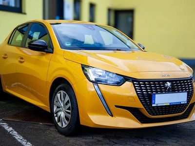 Gelb Gebraucht 2022 Peugeot 208 Active Kleinwagen | 10.100 € (Guter Preis)