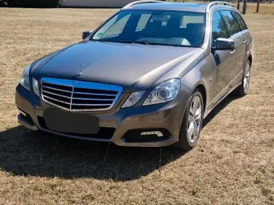 Gebraucht Mercedes E250 205 PS (150 kW) 2010 Braun Kombi