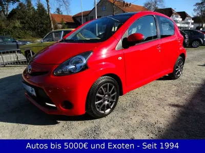 Gebraucht Toyota Aygo 68 PS (50 kW) 2014 Rot Kleinwagen