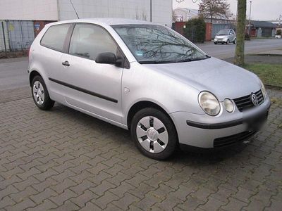Gebraucht VW Polo 64 PS (47 kW) 2003 Silber Kleinwagen