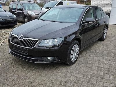 Usado Skoda Superb Elegance 160 HP (117 kW) 2014 Cinzento Sedan