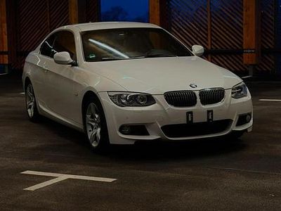 Weiß Gebraucht 2011 BMW 325 M Sport Coupé | 15.799 € (Teuer)