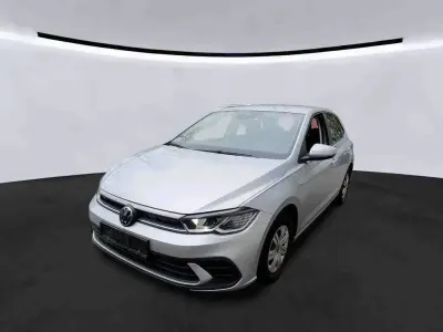 Gebraucht VW Polo Basis 80 PS (58 kW) 2023 Silber Kleinwagen