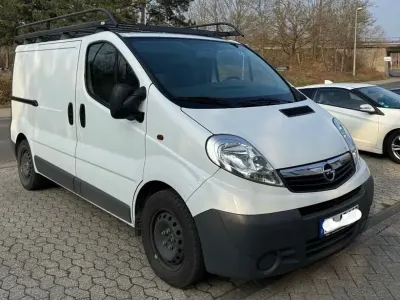 Gebraucht Opel Vivaro 145 PS (106 kW) 2008 Weiß Van / Kleinbus