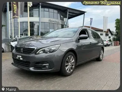 Gebraucht Peugeot 308 SW Allure 131 PS (96 kW) 2021 Grau Kombi