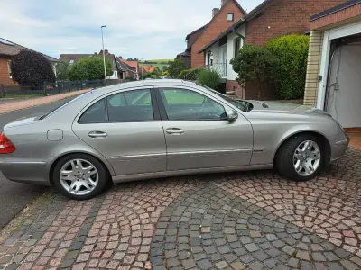Gebraucht Mercedes E350 272 PS (200 kW) 2005 Silber Limousine