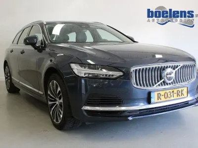Gebraucht Volvo V90 Core 2022 Blau Kombi