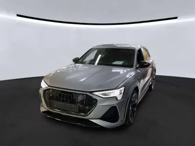 Usata Audi e-tron Ambiente 369 kW (503 CV) 2022 Argento SUV