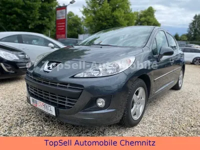 Gebraucht Peugeot 207 Active 73 PS (53 kW) 2012 Grau Limousine