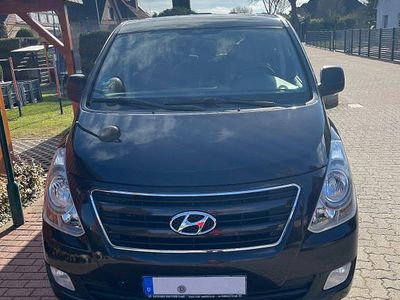 Gebraucht Hyundai H-1 170 PS (125 kW) 2017 Braun Van / Kleinbus