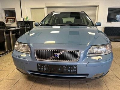 Second-hand Volvo V70 140 CP (102 kW) 2006 Albastru Break