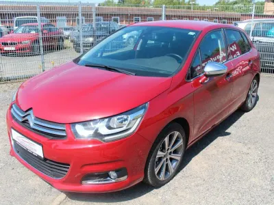 Gebraucht Citroën C4 SELECTION 131 PS (96 kW) 2015 Rot Limousine