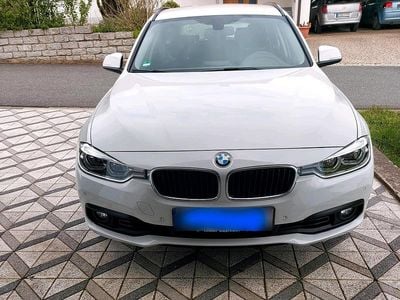 Gebraucht BMW 318 Advantage 136 PS (100 kW) 2019 Weiß Kombi