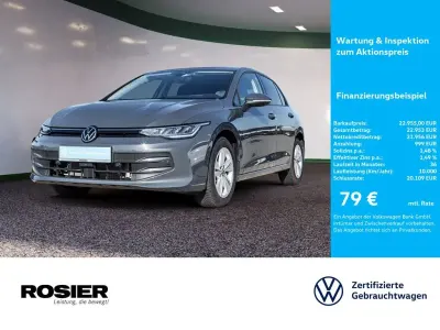 Gebraucht VW Golf VIII Life 150 PS (110 kW) 2024 Grau / delfingrau Limousine