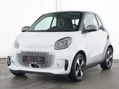 Gebraucht Smart ForTwo Electric Drive Passion Exclusive 60 kW (82 PS) 2024 Bodypanels in white Coupé
