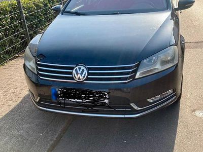 Gebraucht VW Passat Highline 140 PS (102 kW) 2011 Schwarz Kombi
