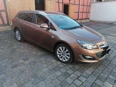 Gebraucht Opel Astra Exklusiv 165 PS (121 kW) 2014 Braun Limousine