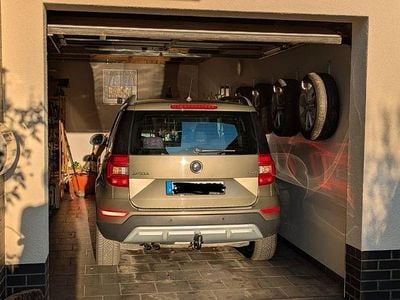 Beige Gebraucht 2014 Skoda Yeti Elegance SUV | 10.500 € (Etwas zu teuer)