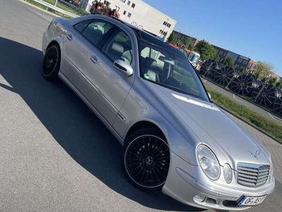 Mercedes E220