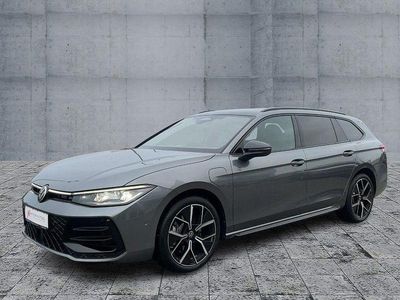 Gebraucht VW Passat R-line 272 PS (200 kW) 2024 Grau Kombi