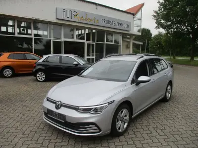 Gebraucht VW Golf VIII Life 110 PS (80 kW) 2021 Silber Kombi