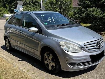 Mercedes B200