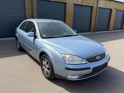 Gebraucht Ford Mondeo 125 PS (91 kW) 2004 Blau Limousine