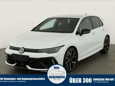 Usata VW Golf VIII Style 333 CV (244 kW) 2025 Bianco Berlina