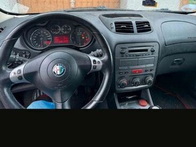 gebraucht Alfa Romeo 147 Alfa1.9 JTD 16V M-Jet Distinctive Disti...