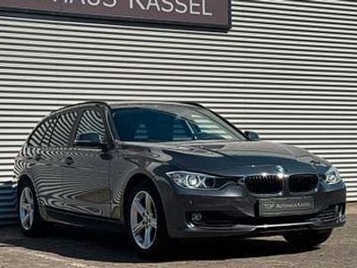 Grau Gebraucht 2015 BMW 318 Comfort Edition Kombi | 11.490 € (Fairer Preis)