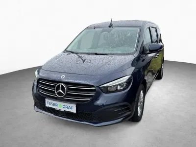 Używany Mercedes T180 Progressive 131 KM (96 kW) 2025 Niebieski Minivan