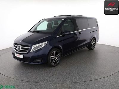 Gebraucht Mercedes V250 190 PS (139 kW) 2017 Cavansitblau Van / Kleinbus