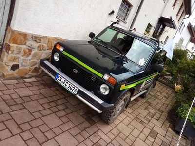 Grün Gebraucht 2010 Lada niva SUV | 3.000 € (Superpreis)