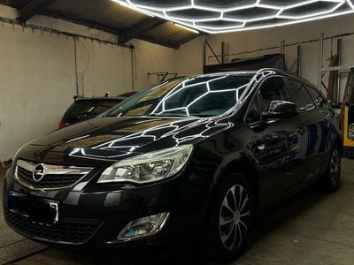 Gebraucht Opel Astra Sport 120 PS (88 kW) 2011 Schwarz Kombi