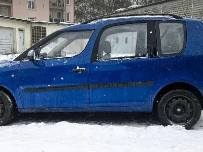 Używany Skoda Roomster 70 KM (51 kW) 2007 Niebieski Minivan