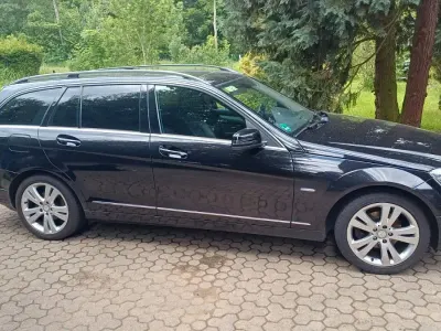 Gebraucht Mercedes C200 Avantgarde 136 PS (100 kW) 2011 Schwarz Limousine
