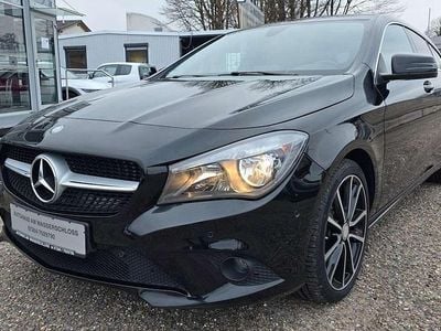 Gebraucht Mercedes CLA200 Urban 156 PS (114 kW) 2016 Kosmosschwarz Coupé
