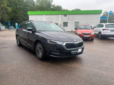 Gebraucht Skoda Octavia 150 PS (110 kW) 2023 Cerna magic/black magic Kombi