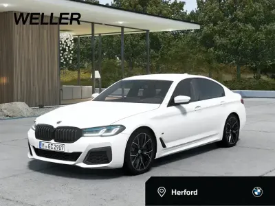 Używany BMW M550 Shadowline 530 KM (389 kW) 2022 Biały Sedan/Limuzyna