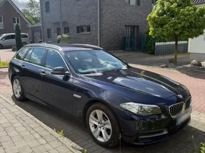 Gebraucht BMW 520 Sport Line 190 PS (139 kW) 2016 Blau Kombi