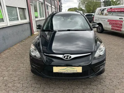 Usado Hyundai i30 Edition 90 CV (66 kW) 2011 Negro Familiar