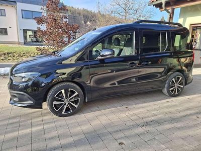 Gebraucht Mercedes T180 116 PS (85 kW) 2023 Schwarz Van / Kleinbus