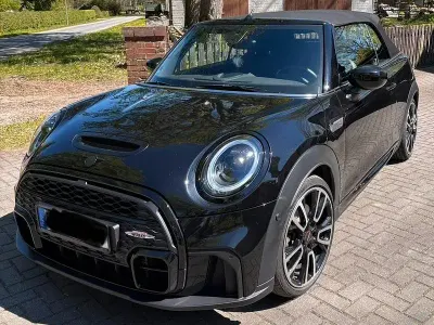 Używany Mini John Cooper Works 178 KM (130 kW) 2022 Czarny Hatchback