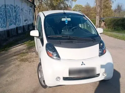 Gebraucht Mitsubishi i-MiEV 49 kW (67 PS) 2011 Weiß Kleinwagen