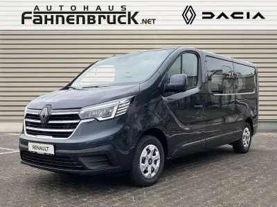 Neu Renault Trafic Evolution 150 PS (110 kW) 2026 Kometengrau metallic Van / Kleinbus
