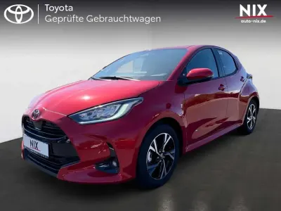 Neu Toyota Yaris Comfort 116 PS (85 kW) 2026 Rot Kleinwagen