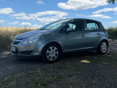 Gebraucht Opel Corsa 90 PS (66 kW) 2009 Silber Kleinwagen