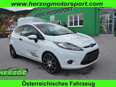 Weiß Gebraucht 2010 Ford Fiesta Kleinwagen | 1.890 € (Fairer Preis)